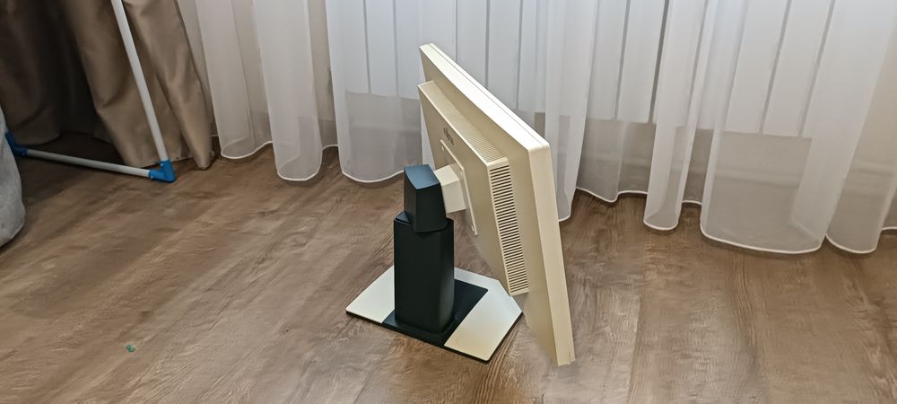 Монітор Fujitsu B22W-5 / 22" (1920x1200)

2 000 грн.