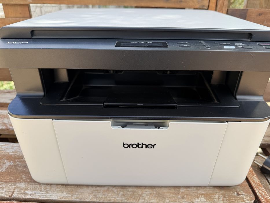 Impressora Laser Brother DCP-1610W Wi-Fi | Imprime, Copia e Digitaliza