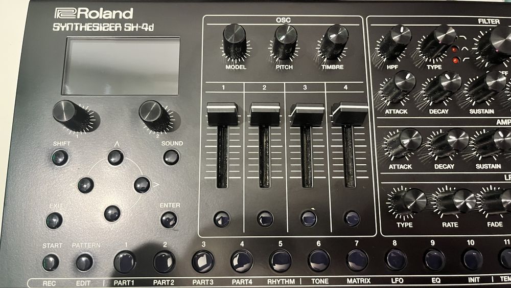 パーカッション・打楽器 AKAI Force Amazon | Akai Pro音楽制作 スタンドアローン DJパフォーマンス