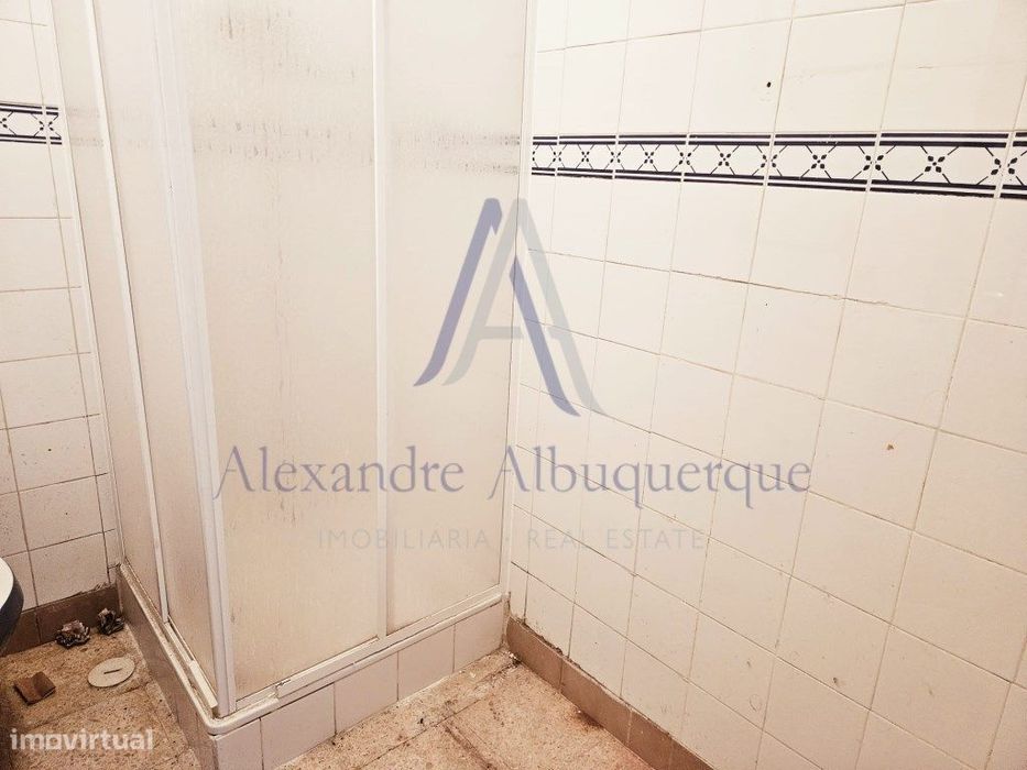 Apartamento T1 com Vista Mar e Terraço na Vila de Sesimbra!