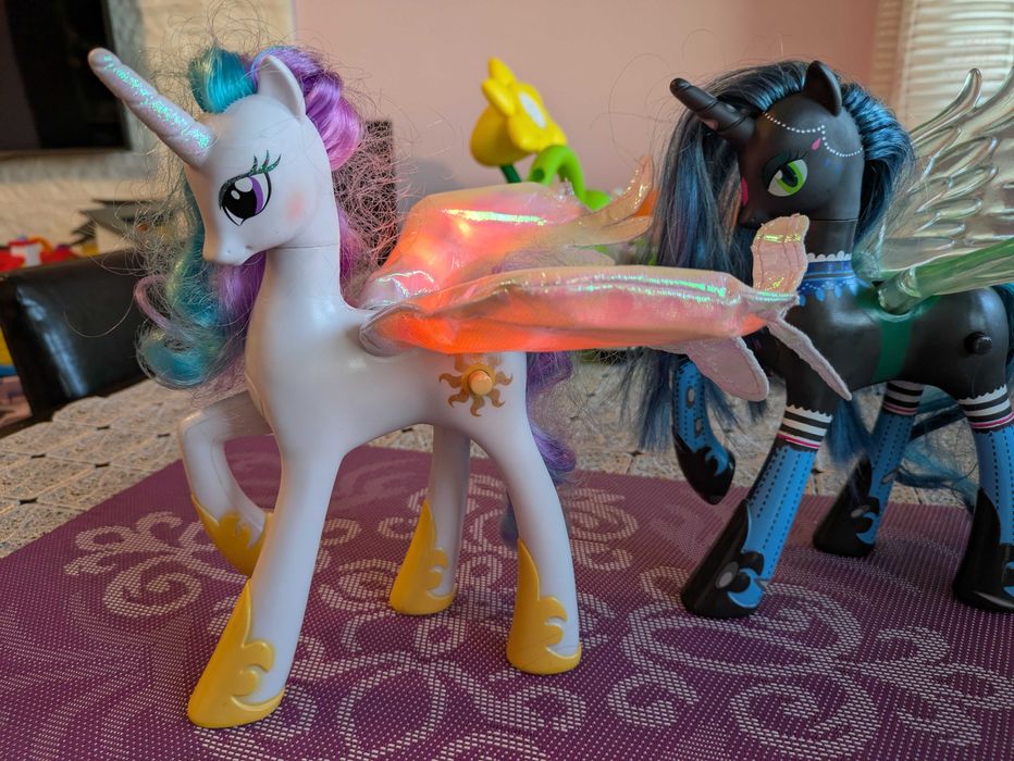 Interaktywne: Unikat My Little Pony Queen Chrysalis (Królowa Podmieńców) (Hasbro B00M3 - 2013r.) + Księżniczka Celestia (Hasbro A0633 2011r.)