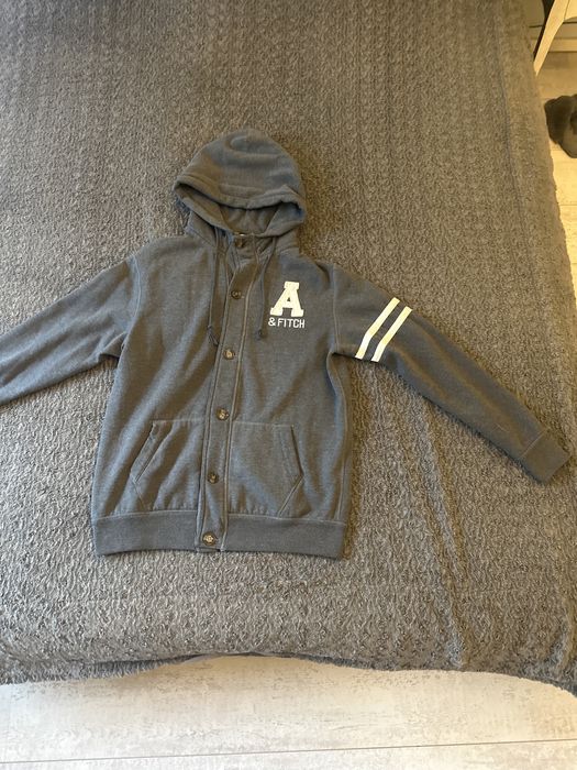 Męska bluza na guziki