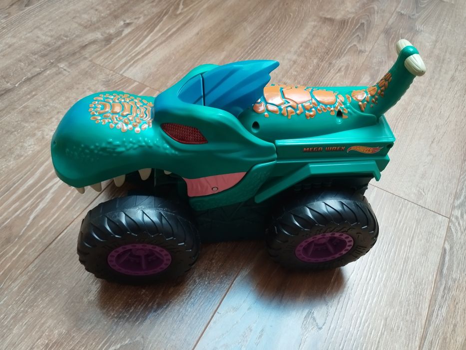Hot Wheels Mega Wrex