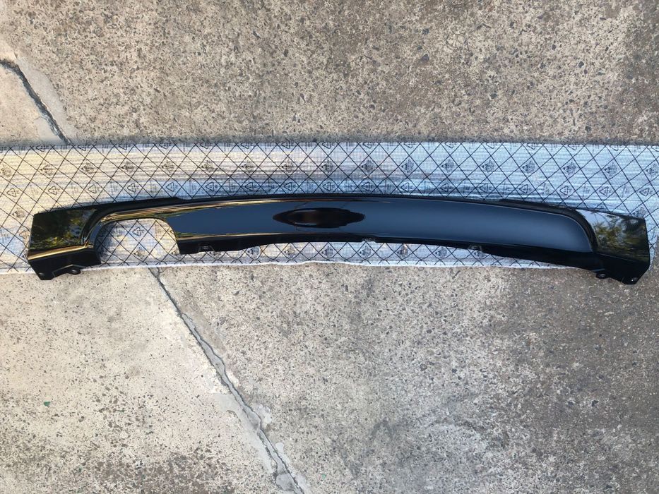 Накладка (диффузор) заднего бампера BMW F30 —-номер запчасти 158 57 44