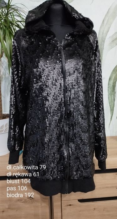 Bluza cekinowa w rozmiarze M
