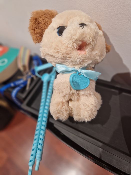 Peluches e peluche electrico que come e faz cócó