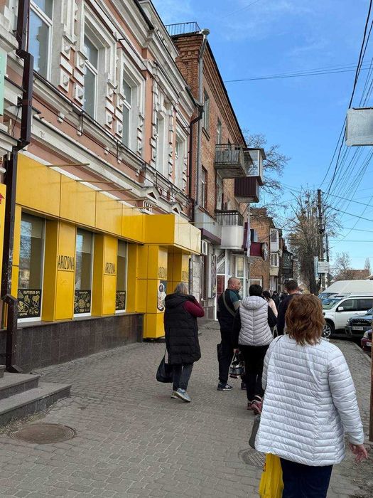 Центральний ринок. Великий трафік. Оренда приміщення. Є парковка.