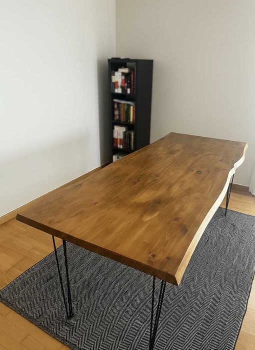 Mesa/Secretária artesanal em pinho maciço e metal