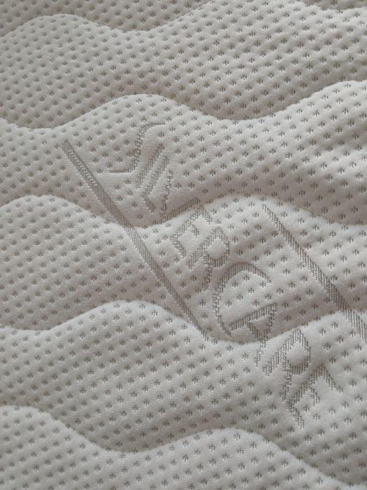 Sprzedam materac  na łóżko