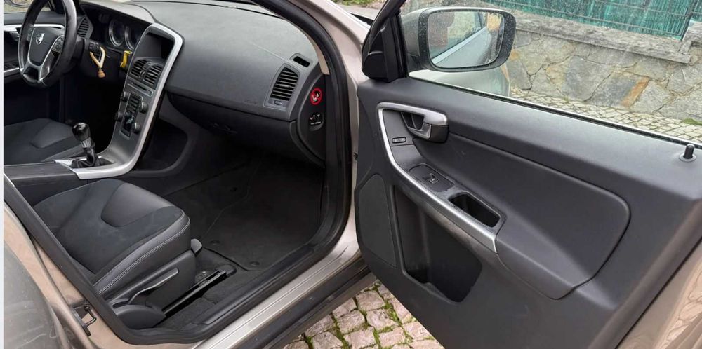 Volvo XC60 2011 D3 Momentum