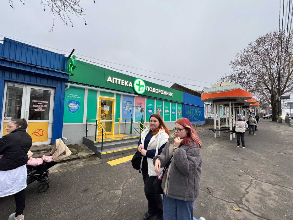 Пр.Центральний 15 кв.м. ТОП місце прохідняк біля зупинки