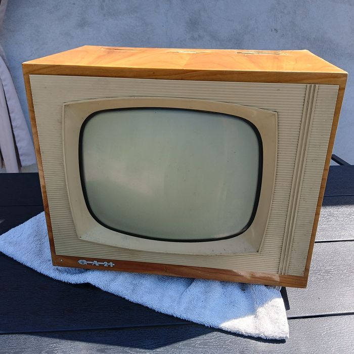 Stary telewizor ALGA 21 -P - 36-68