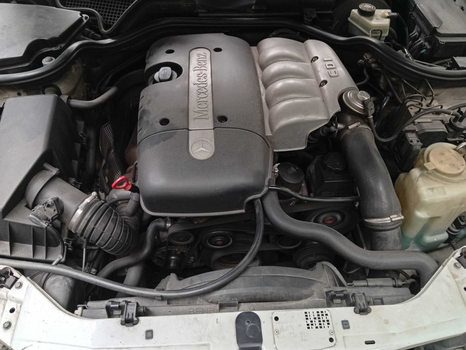 Mercedes E220 CDI 124 CV