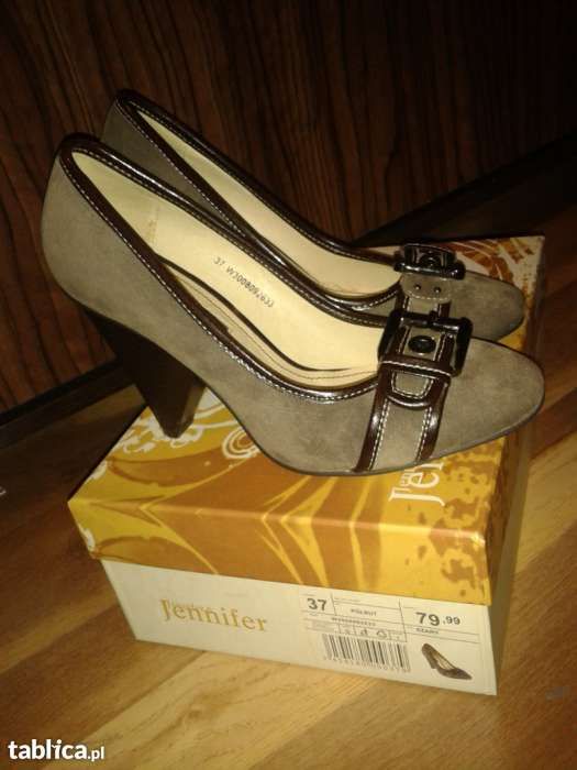 Buty na obcasie CCC tanio