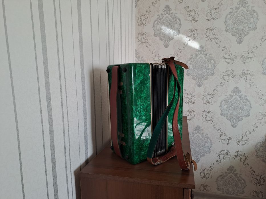 Продам баян ера 74 новий