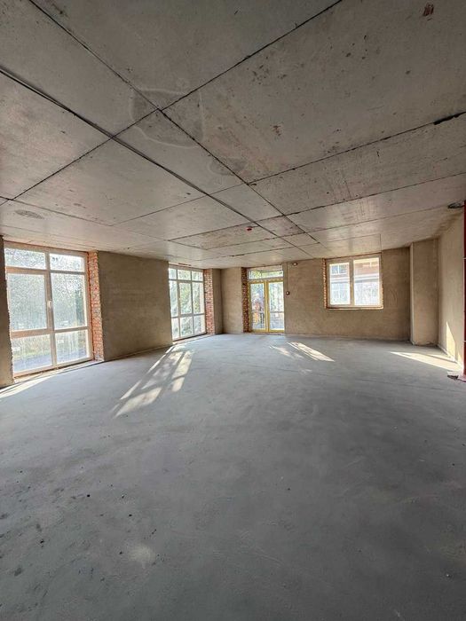 Фасадне комерційне приміщення 67м2. в зданому ЖК Французький Бульвар