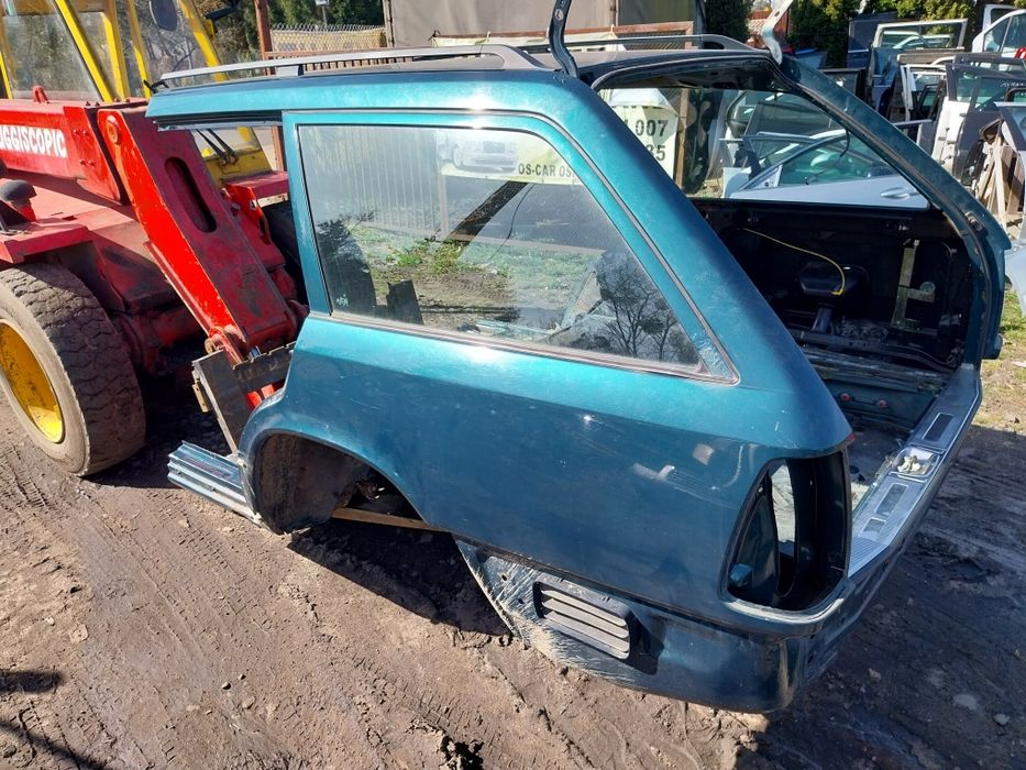Mercedes w124 błotnik ćwiartka tył tylna kombi lewa lewy próg dach poszycie