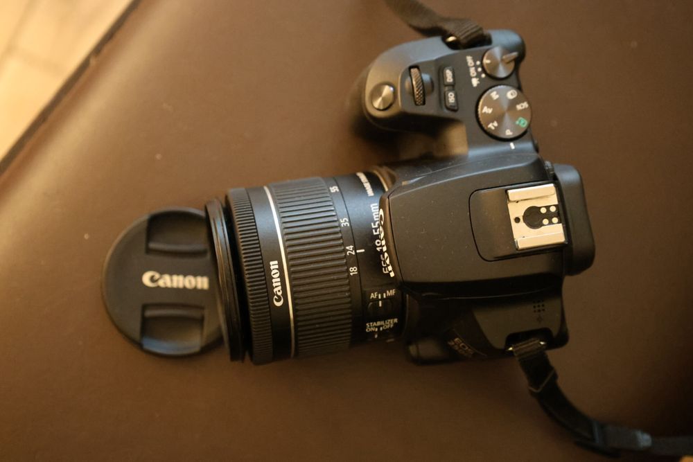 Canon Eos 250D +obiektyw 18-55