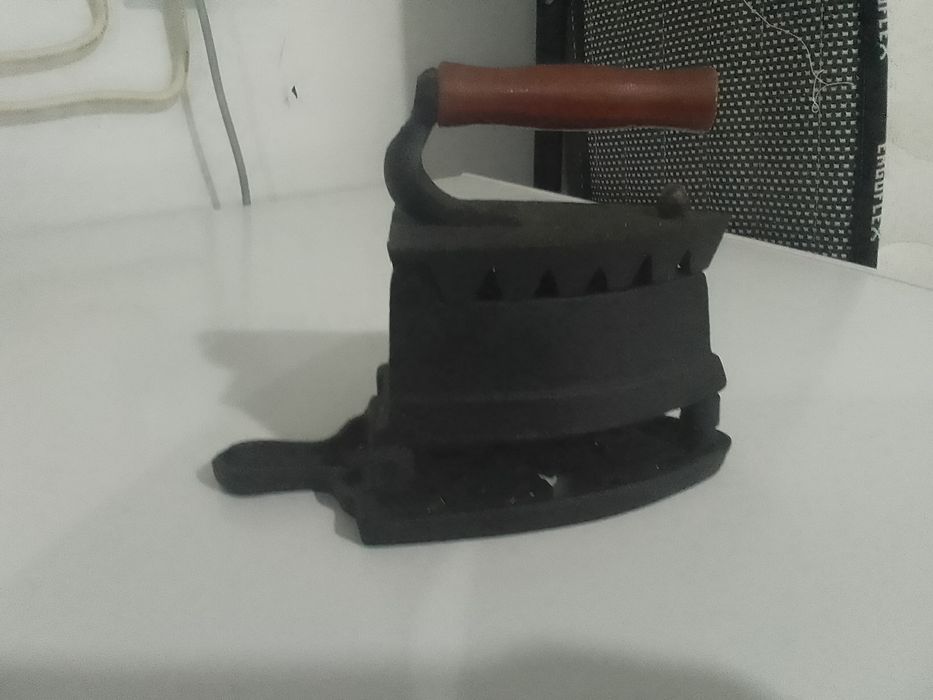 Antiguidades Ferros de engomar antigos miniaturas em ferro