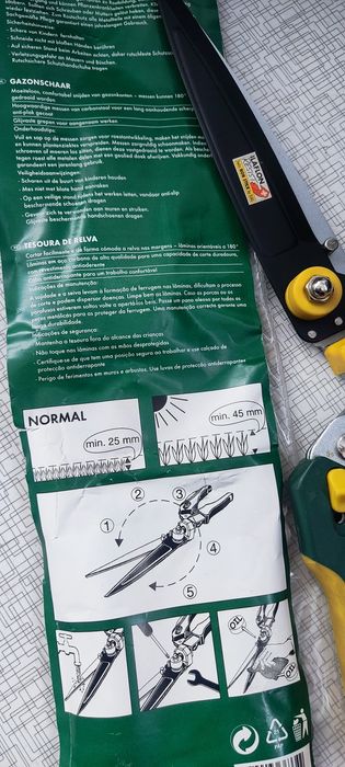 Tesoura cortar relva em aço carbono by Swiss. NOVA