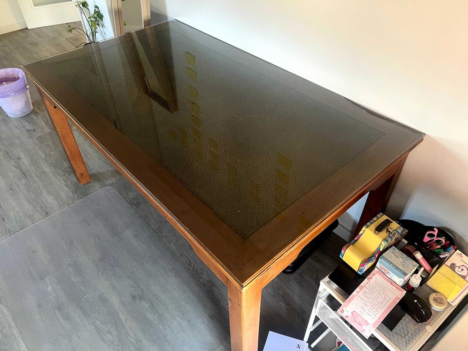 Mesa de jantar em madeira maciça com tampo de vidro – 160x90 cm