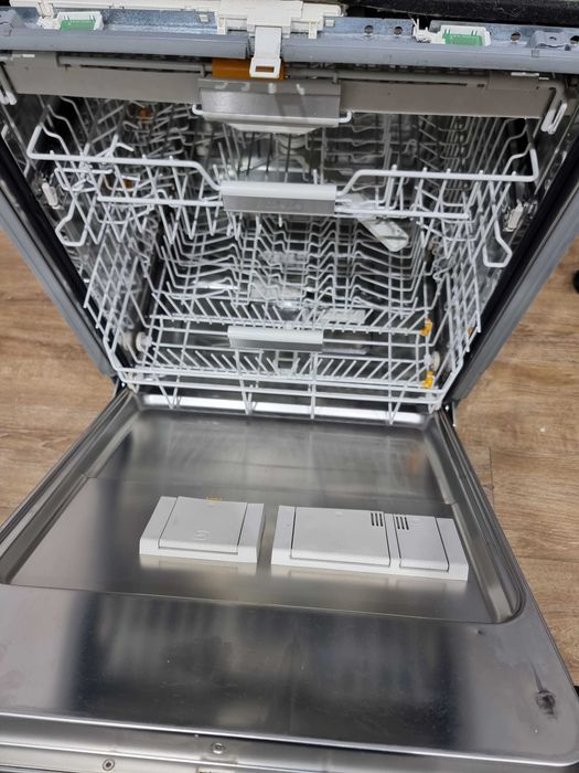 Zmywarka z widocznym panelem Miele G 6820 SCi, QuickPWash, AutoOpen