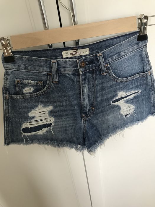 Krotkie spodenki Hollister