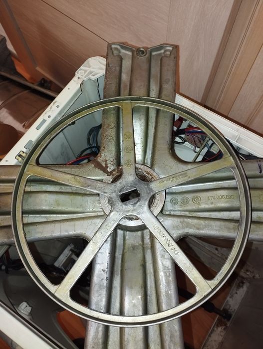 Пральна машинка indesit ws84tx, не робоча