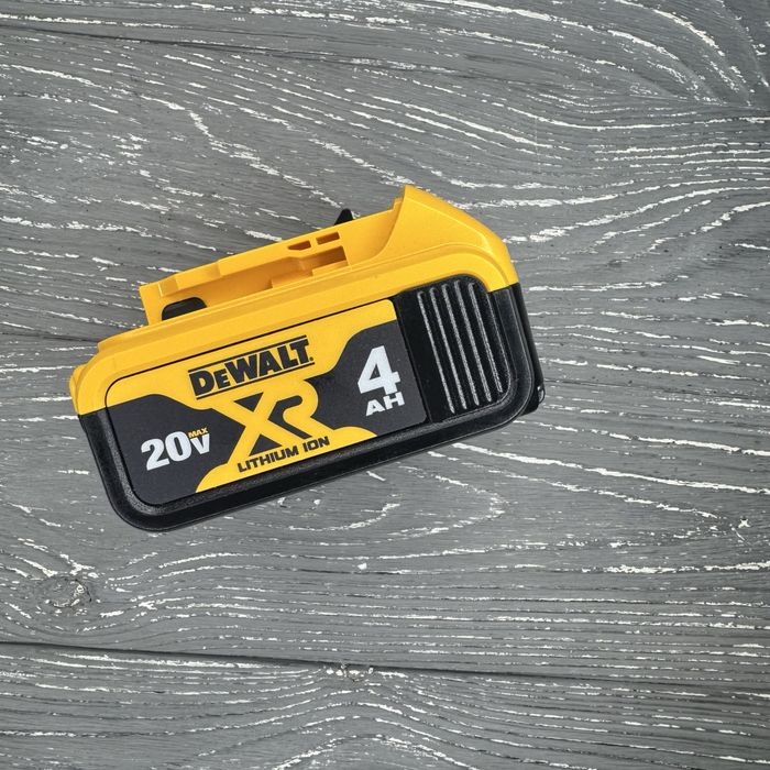 Акумуляторна батарея Dewalt DCB204 20V 4 AH 2022
