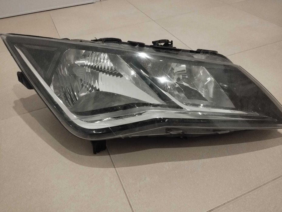 Farol / Ótica Direita Seat LEON