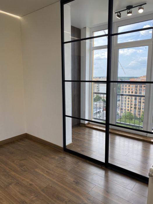 Продам 2 кімнатну квартиру в новобудові( Корбутівка )