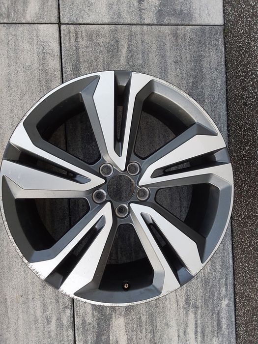Felga Volvo V60 ll 2 XC70 R-Design 8×19 ET55 5×108 31680201