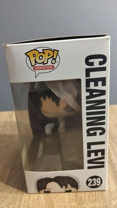 Funko pop, attack on titan, cleaning Levi