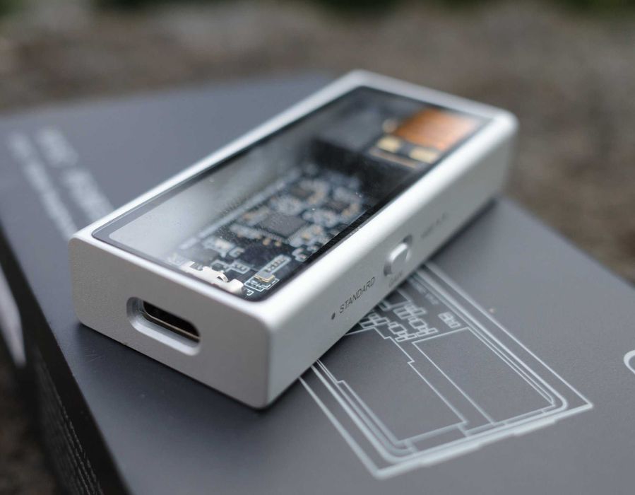 Przenośny DAC słuchawkowy Questyle M15C