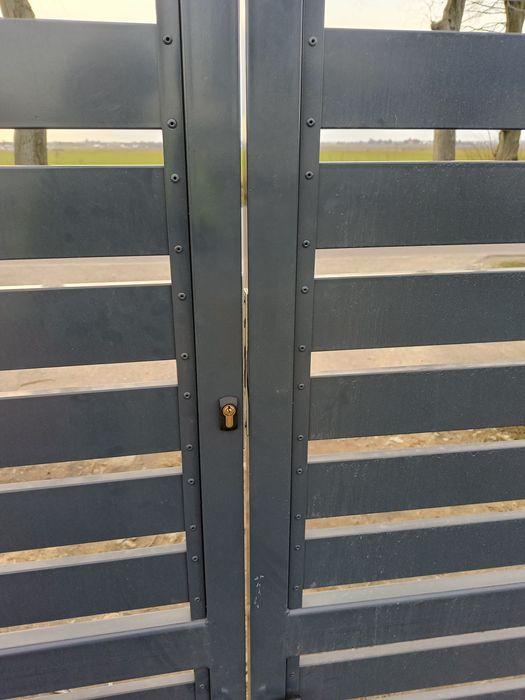 Brama wjazdowa jak nowa 1,76x 4,25