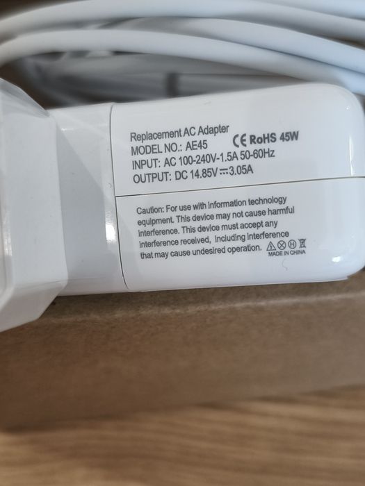 Carregador MacBook  modelo AE45 como novo