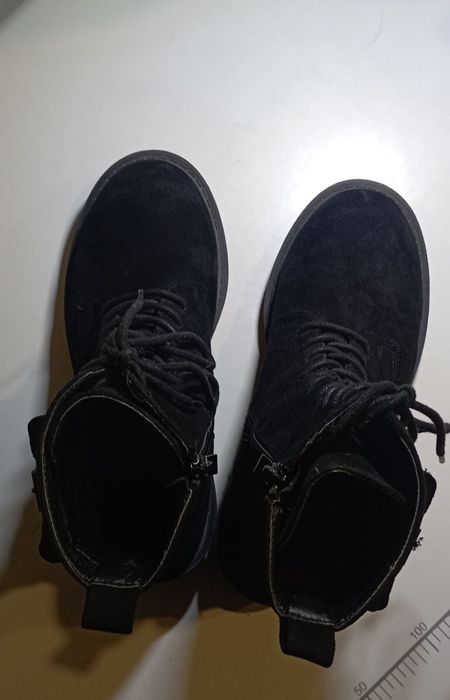 Продам ботинки зимние и деми 36,37 размера