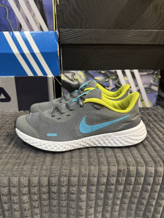 Кросівки Nike Revolution 5 39(24,5см) оригінал