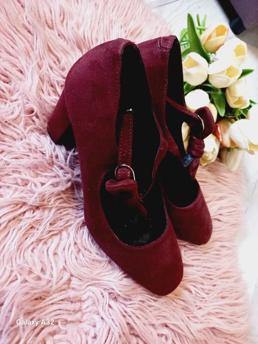 Śliczne sandałki burgundowe 37