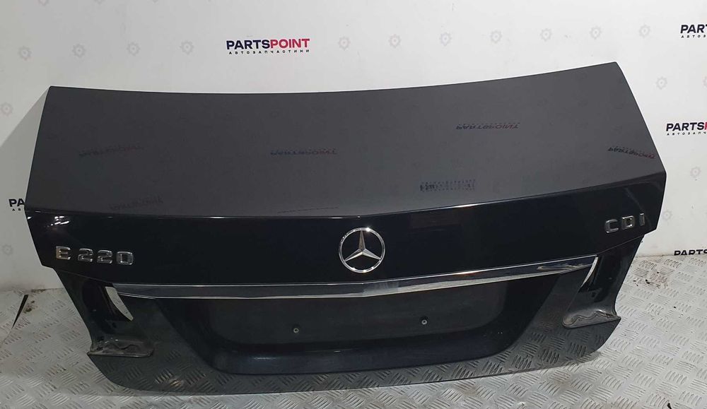 Кришка багажника колір 197 Mercedes E220 AMG W212 2013-2016р оригінал