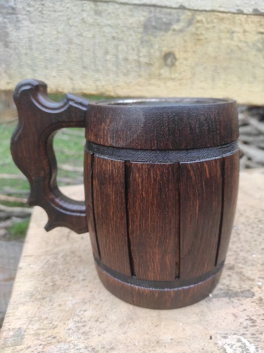 Дерев'яні бокали для пива.