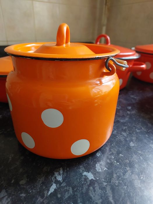 Кастрюли эмалированные набор