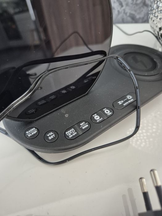 Radiobudzik BLAUPUNKT CR85BK charge sto procent sprawny radio zegarek
