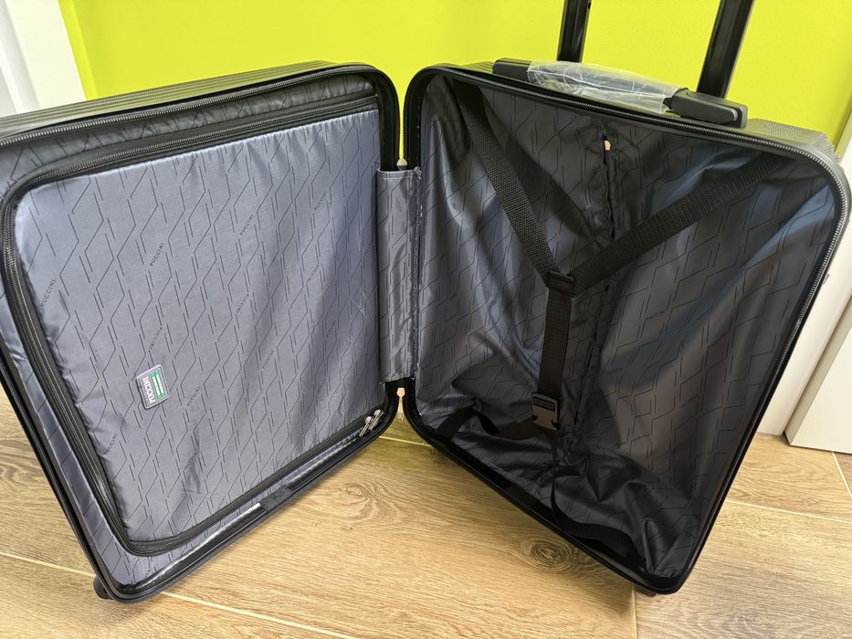 Walizka kabinowa Puccini (nowy typ zamka TSA) 20*36*55cm czarna i złot