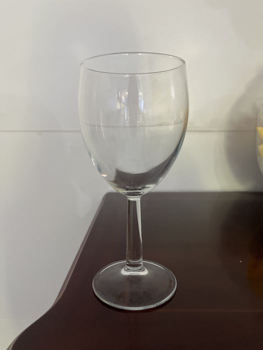 copos novos de vidro 0,75€ CADA