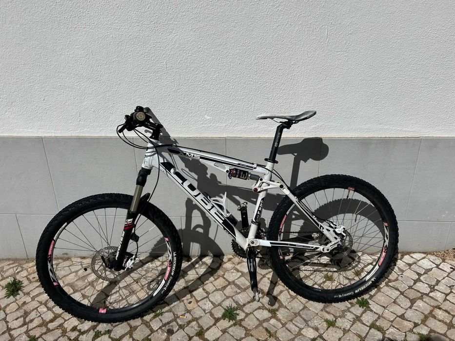 Bicicleta MTB /  BTT Cube XMS suspensão total