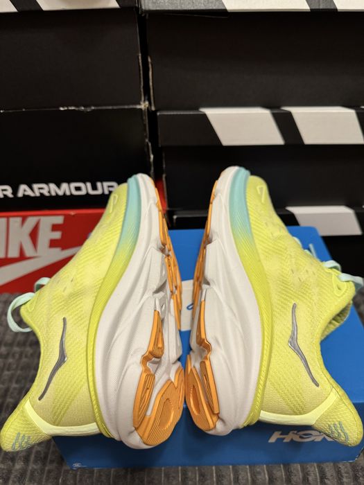 Жіночі бігові кросівки Hoka W Clifton 9 36(23см) оригінал