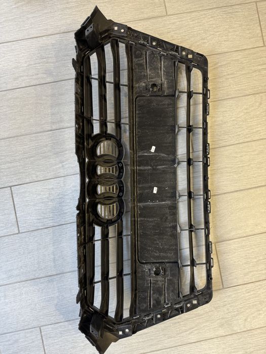 Решітка Audi a4 b9