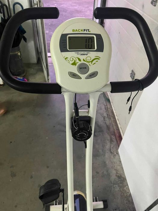 Bicicleta Estática Dobrável BACKFIT YF91H (Com Encosto)