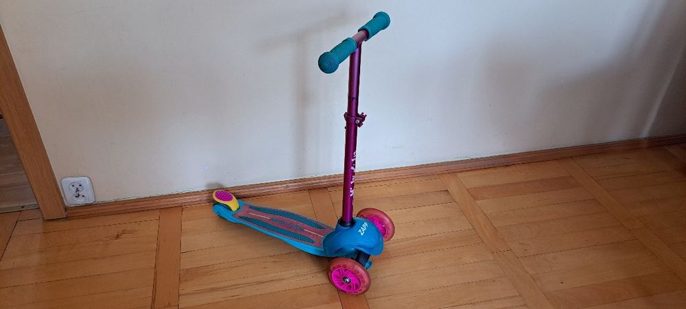 Hulajnoga dziecięca trójkołowa